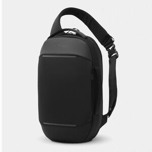 Men's Black Sling Backpack 10L